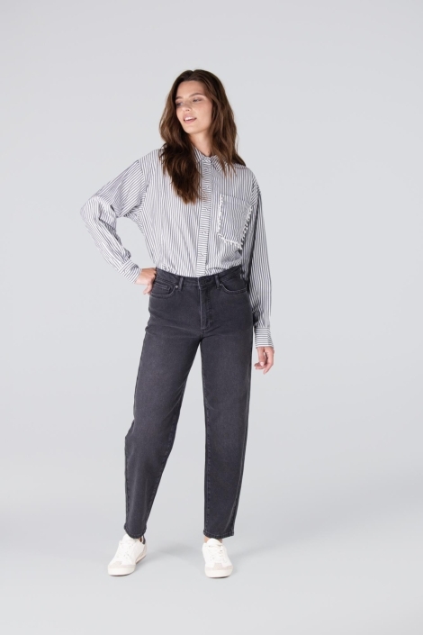 Juffrouw Jansen grijze dames blouse | Model