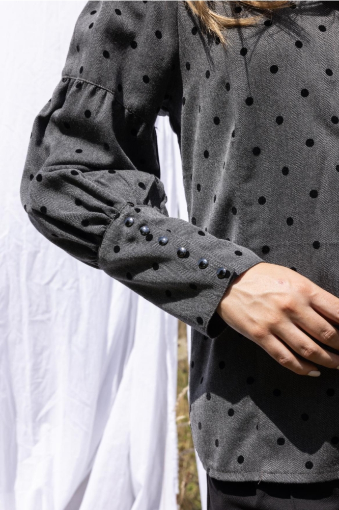 Kimara grijze dames blouse | Close up