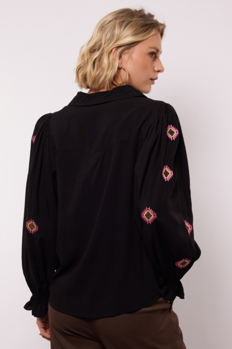 Fluresk zwarte dames blouse | Model achteraanzicht