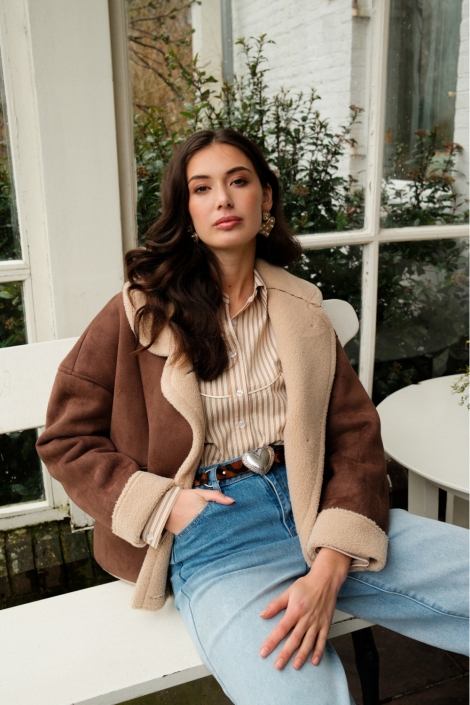 Fluresk camel dames blouse | Sfeerbeeld, In situatie