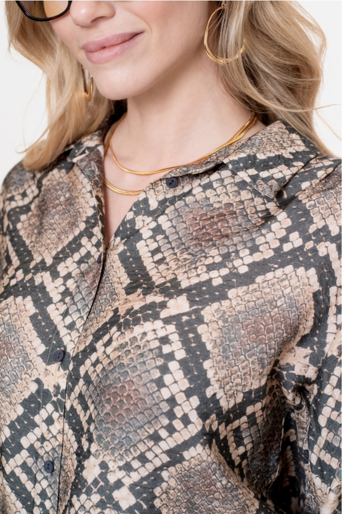 Geisha zwarte dames blouse | Close up