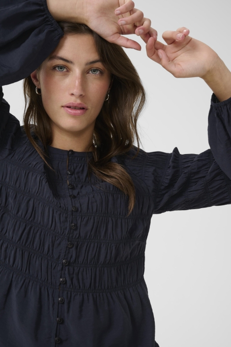 Part Two blauwe dames blouse | Close up