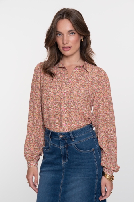 Geisha roze dames blouse | Model vooraanzicht