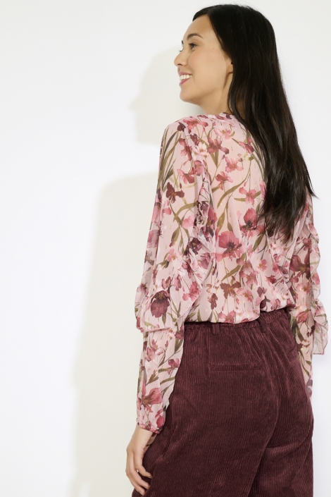 LolaLiza roze dames blouse | Model zijaanzicht