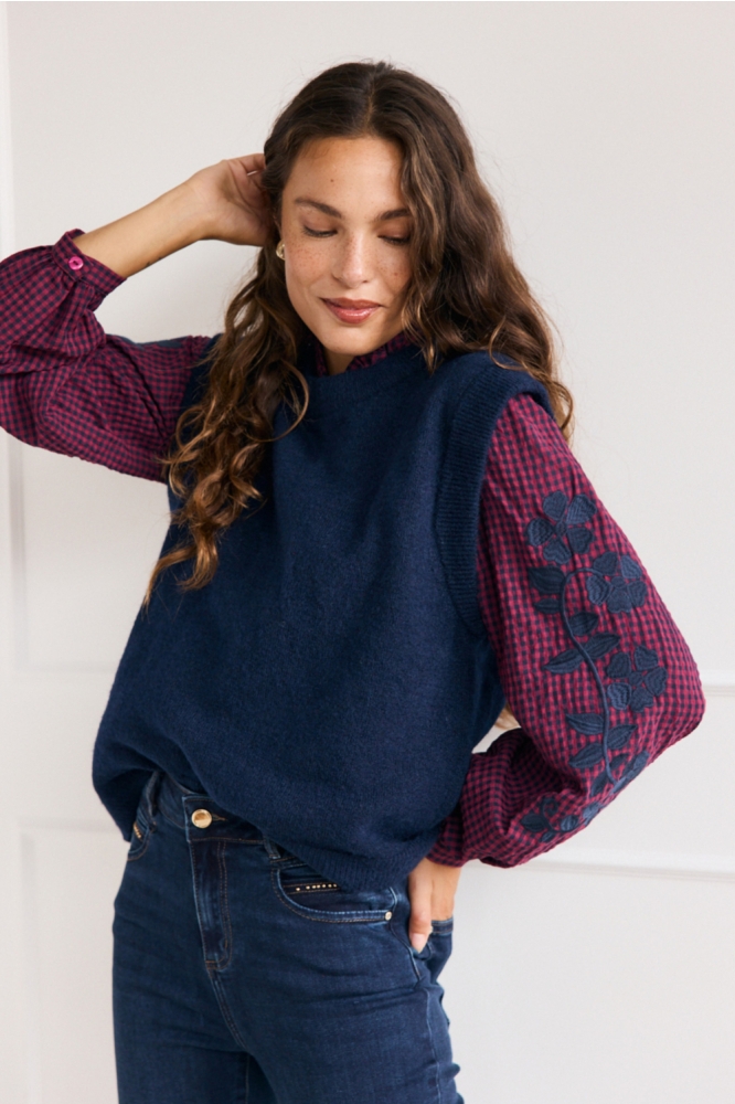 LolaLiza bordeaux dames blouse | Model zijaanzicht