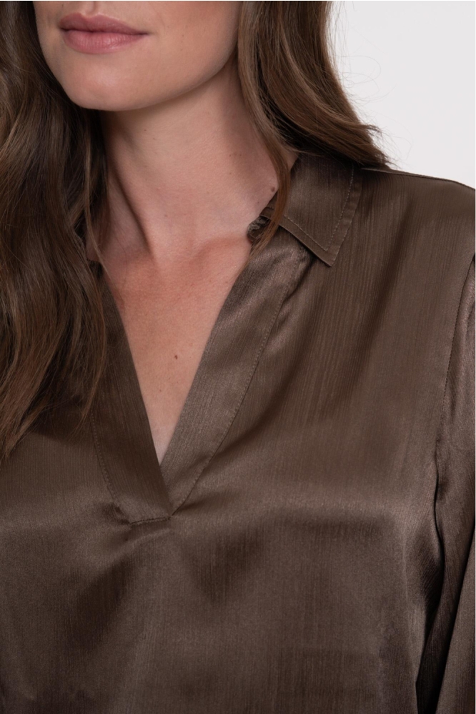 Geisha bruine dames blouse | Close up