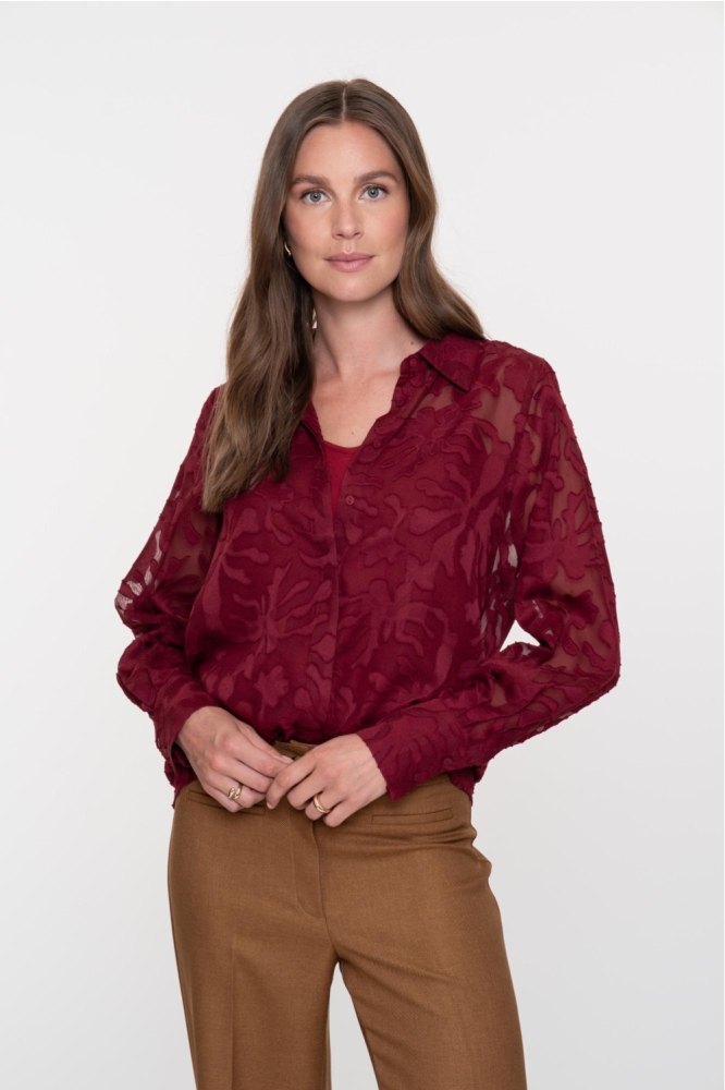 Geisha bordeaux dames blouse | Model vooraanzicht