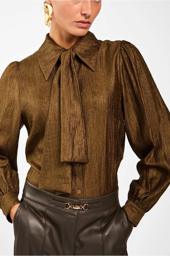 Aaiko groene dames blouse | Close up