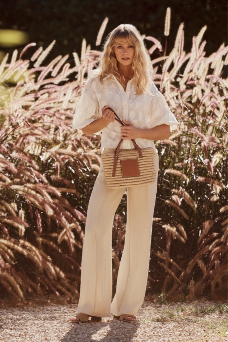 Lofty Manner beige dames blouse | Sfeerbeeld, In situatie