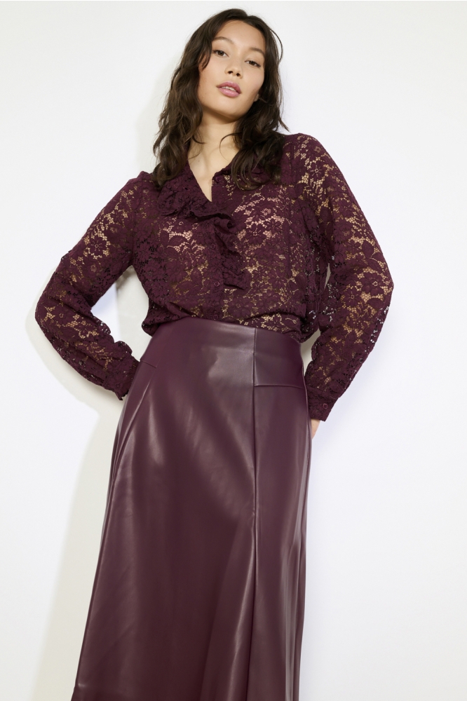 LolaLiza bordeaux dames blouse | Model vooraanzicht