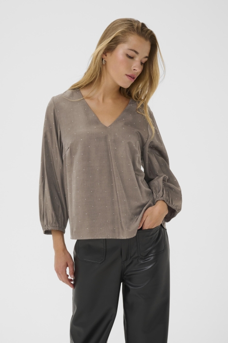 Kaffe bruine dames blouse | Model vooraanzicht