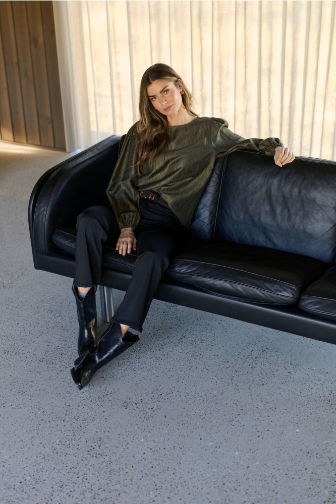 Kaffe groene dames blouse | Sfeerbeeld, In situatie