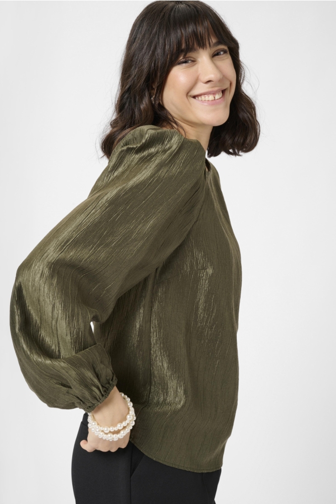 Kaffe groene dames blouse | Model zijaanzicht