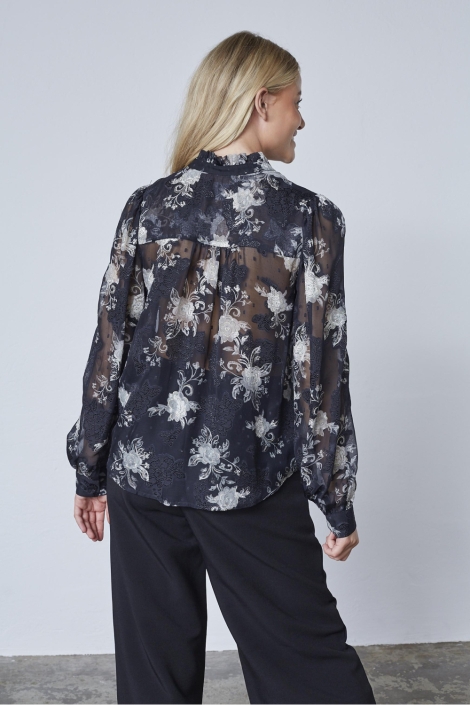 SisterS point zwarte dames blouse | Model achteraanzicht