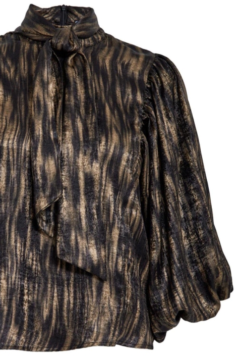 Minus zwarte dames blouse | Close up