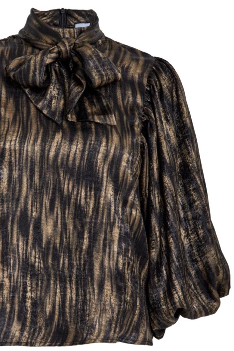 Minus zwarte dames blouse | Close up