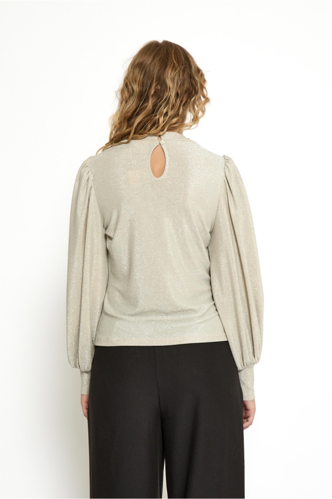 Peppercorn ecru dames t-shirt | Model achteraanzicht