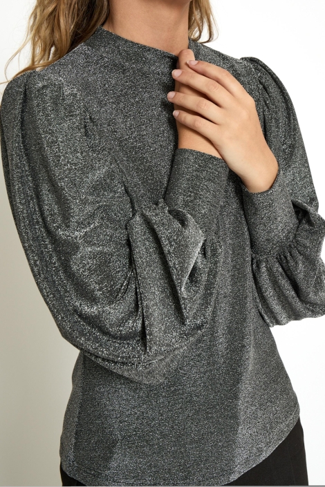 Peppercorn zilveren dames blouse | Close up
