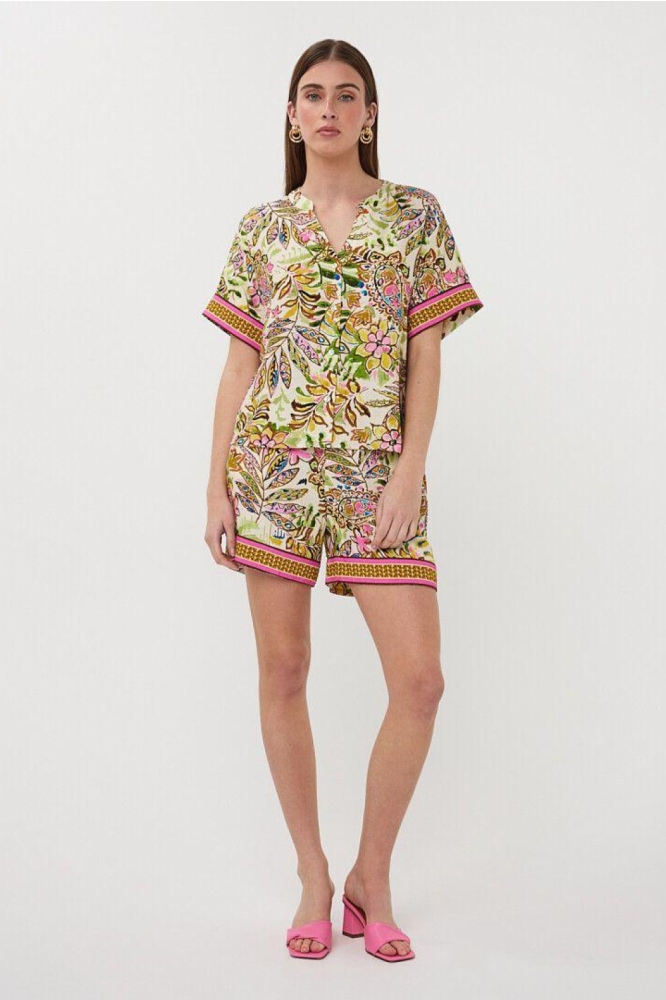 EsQualo beige dames blouse | Model
