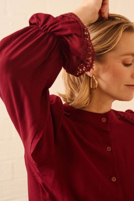 FOS Amsterdam bordeaux dames blouse | Close up