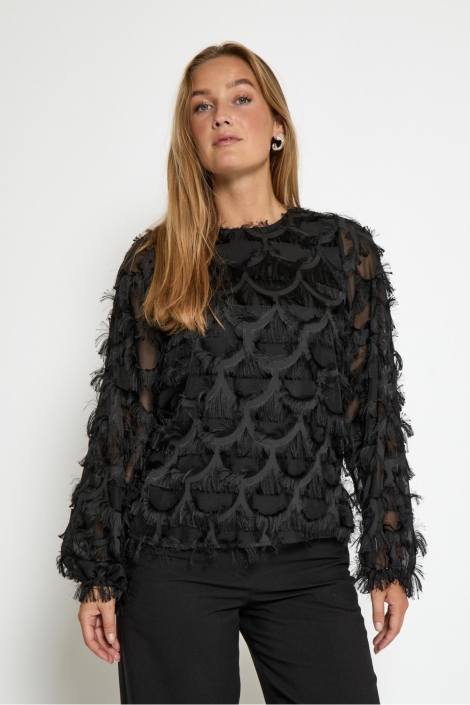 Peppercorn zwarte dames blouse | Model vooraanzicht