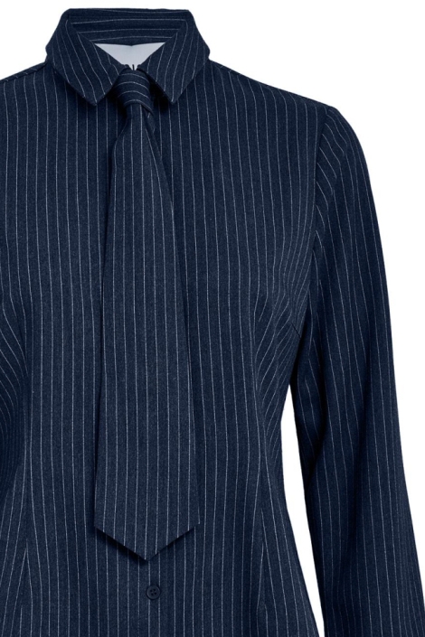 Minus blauwe dames blouse | Close up