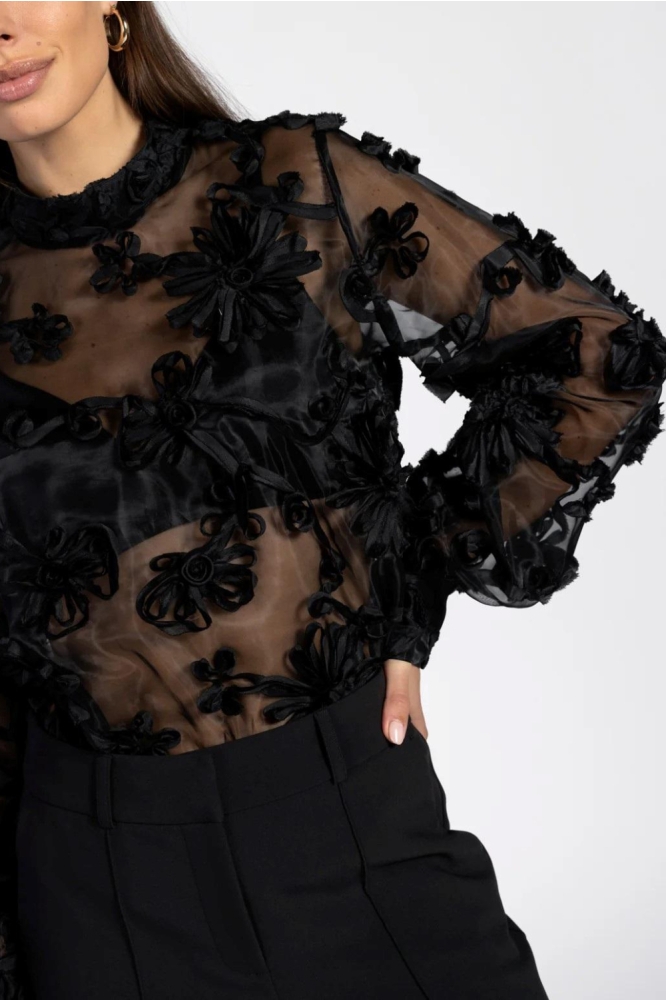 Aaiko zwarte dames blouse | Close up