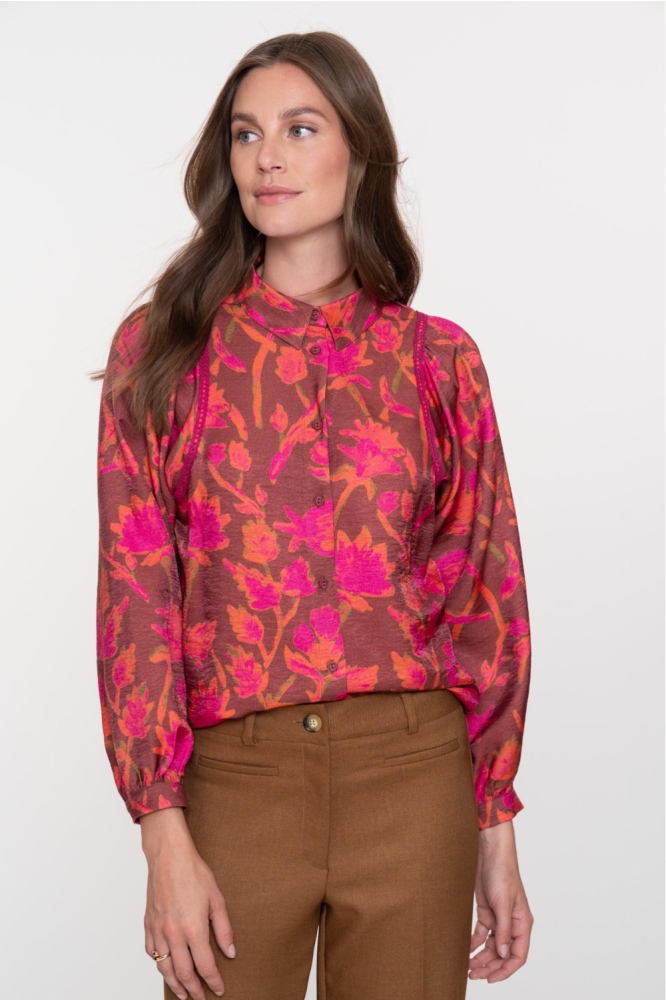 Geisha roze dames blouse | Model vooraanzicht