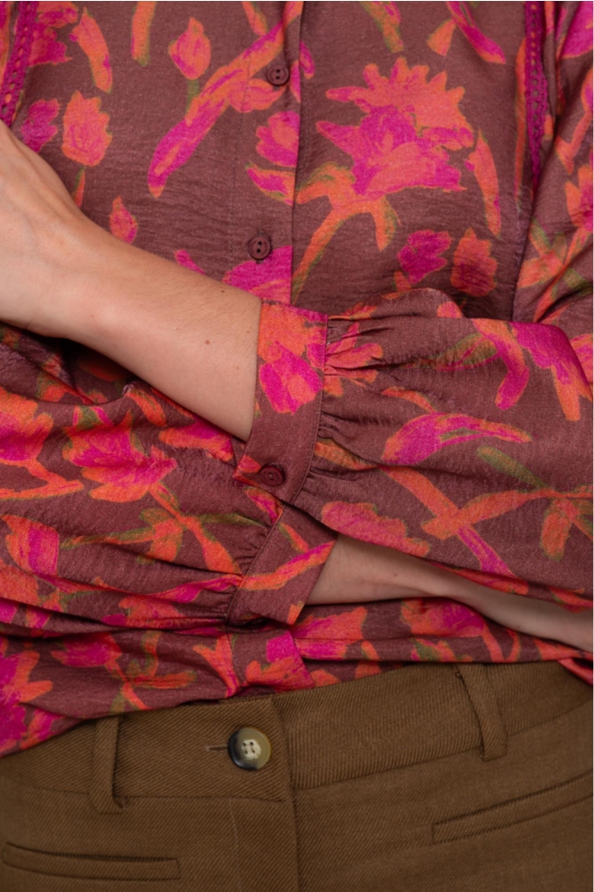 Geisha roze dames blouse | Close up