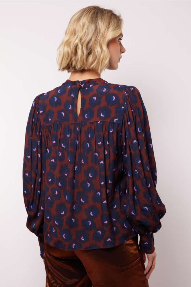 Fluresk blauwe dames t-shirt | Model achteraanzicht