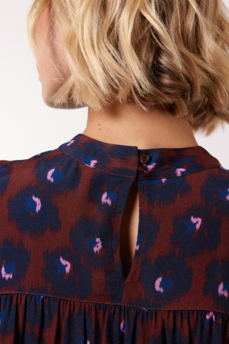 Fluresk blauwe dames t-shirt | Close up