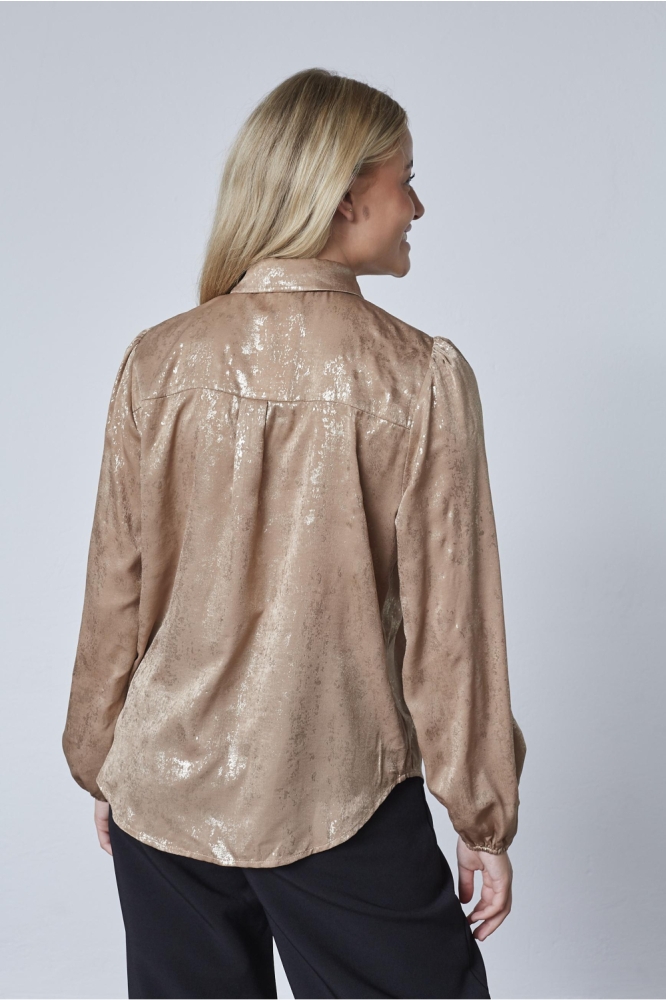 SisterS point gouden dames blouse | Model achteraanzicht