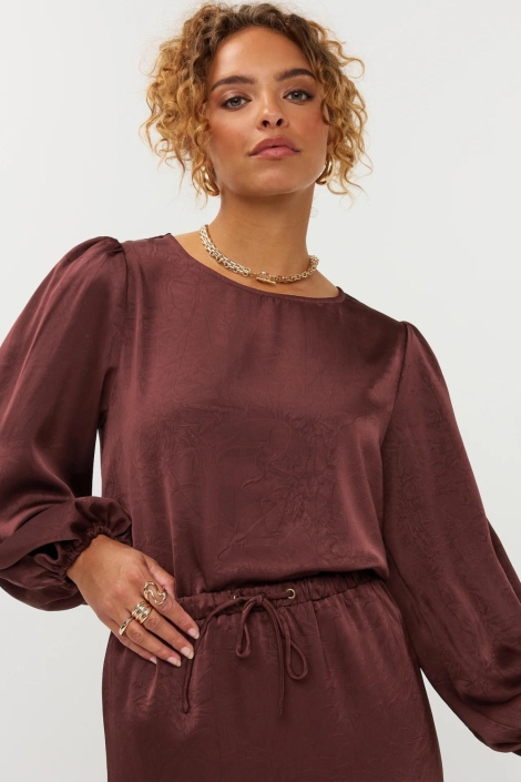 Ydence bruine dames t-shirt | Model