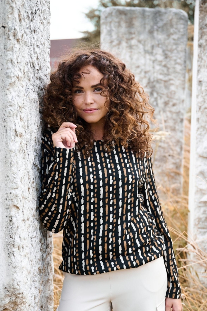 FOS Amsterdam camel dames t-shirt | Sfeerbeeld, In situatie