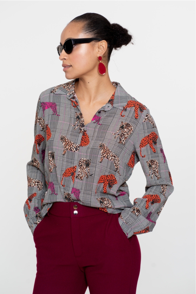 Geisha grijze dames blouse | Model vooraanzicht