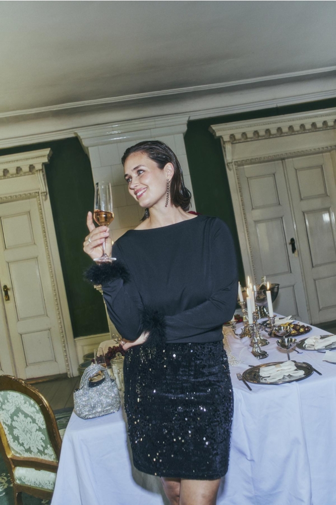 Freequent zwarte dames t-shirt | Model vooraanzicht