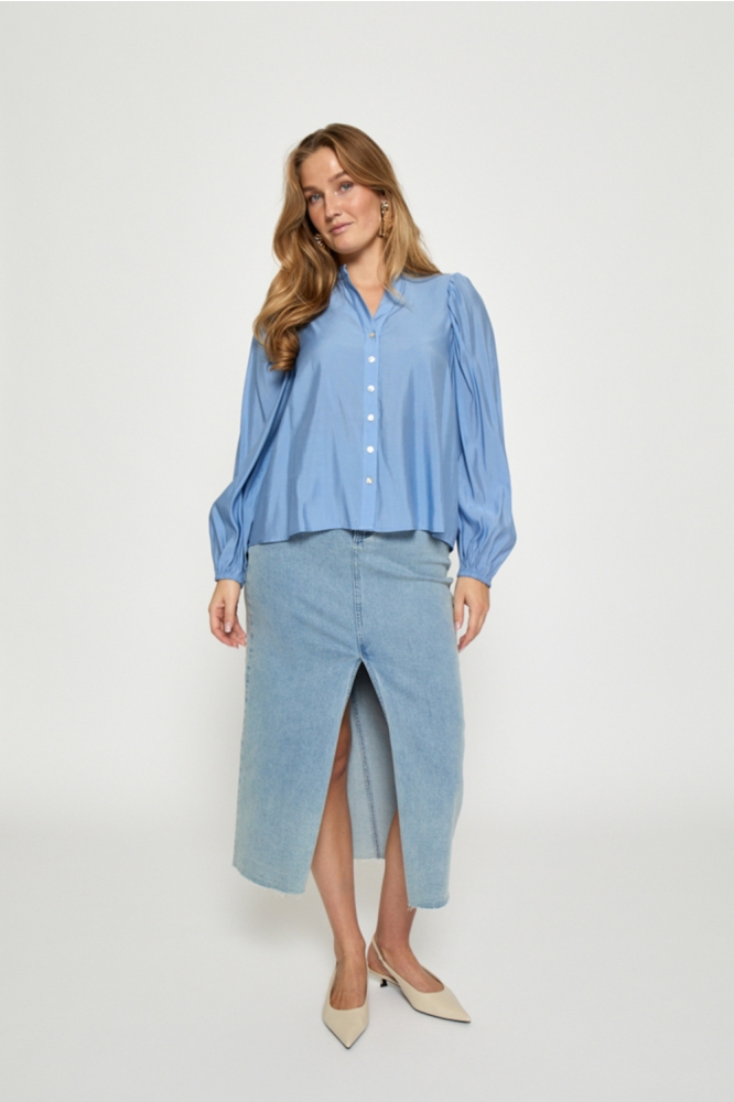 Peppercorn blauwe dames blouse | Model