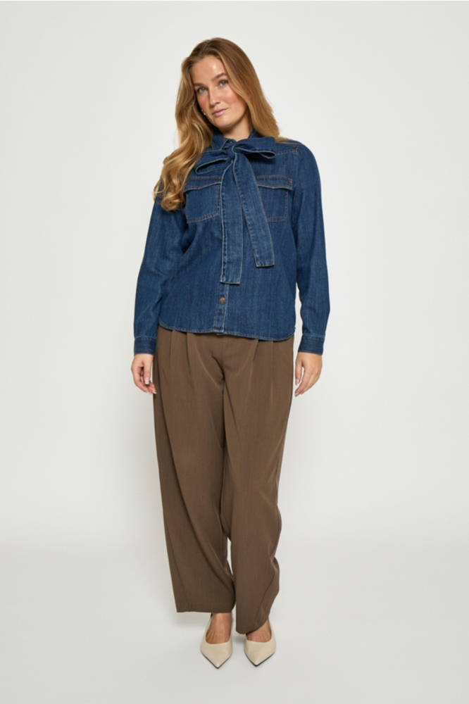 Peppercorn blauwe dames blouse | Model