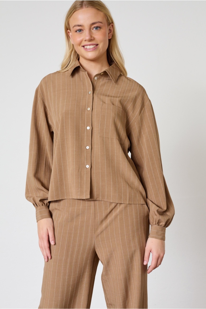 SisterS point camel dames blouse | Model vooraanzicht