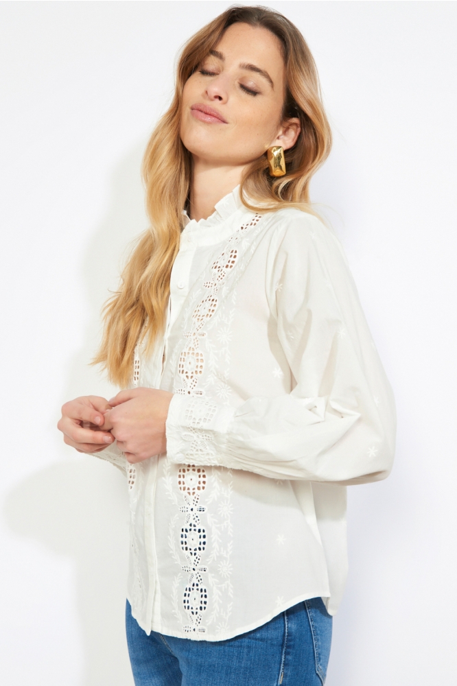 LolaLiza witte dames blouse | Model vooraanzicht