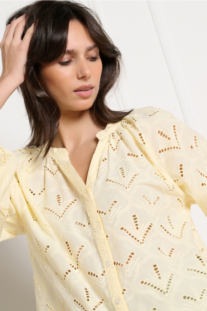 LolaLiza gele dames blouse | Close up