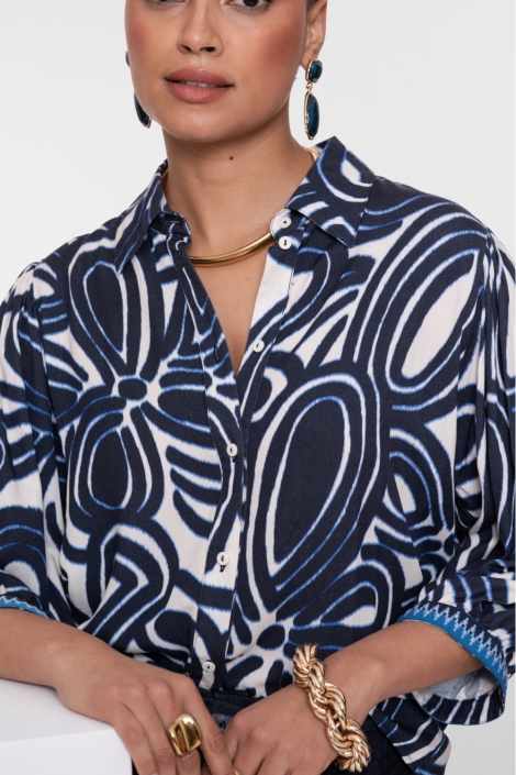 Geisha blauwe dames blouse | Close up