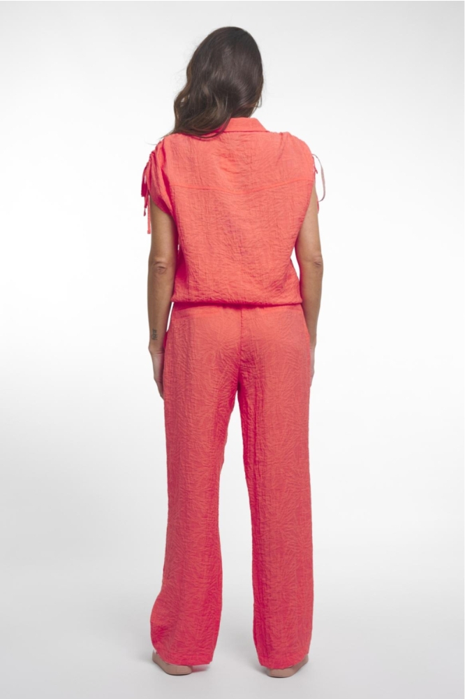 Zoso oranje dames blouse | Model achteraanzicht