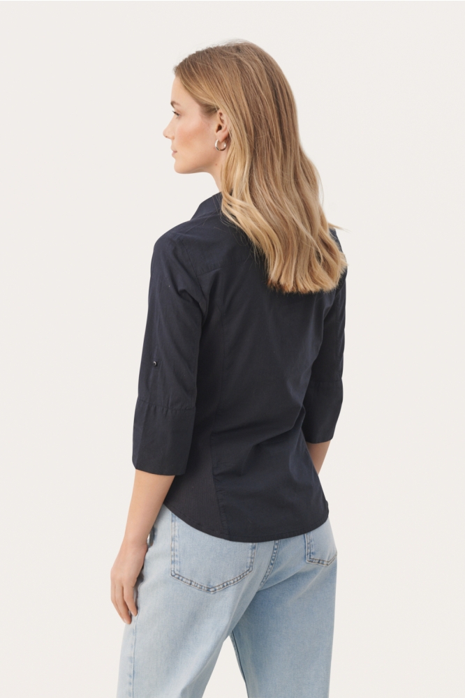 Part Two blauwe dames blouse | Model achteraanzicht