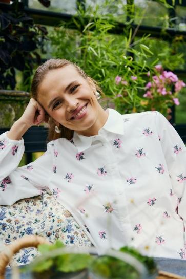 Freequent FQLEILA BLOUSE 207433 STAR OFF-WHITE W. WILD ORCHID