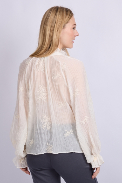 C&S The Label beige dames blouse | Model achteraanzicht