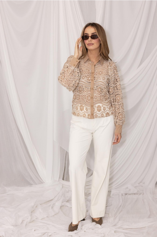 Kimara zand dames blouse | Model