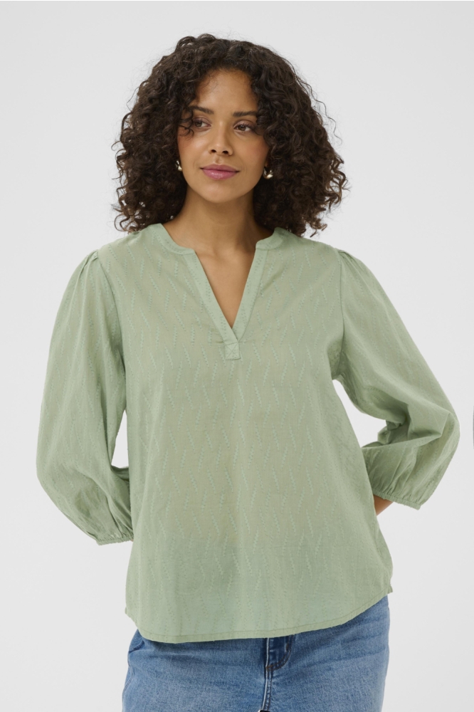 Kaffe groene dames blouse | Model vooraanzicht