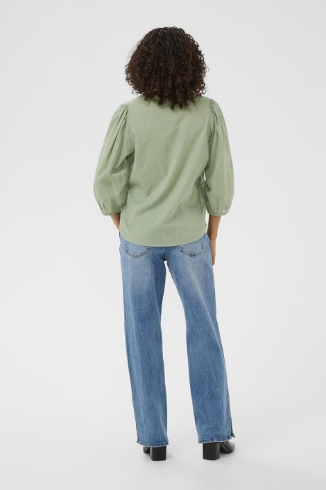 Kaffe groene dames blouse | Model achteraanzicht