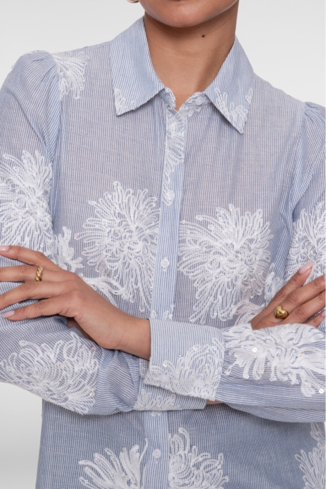 Geisha blauwe dames blouse | Close up